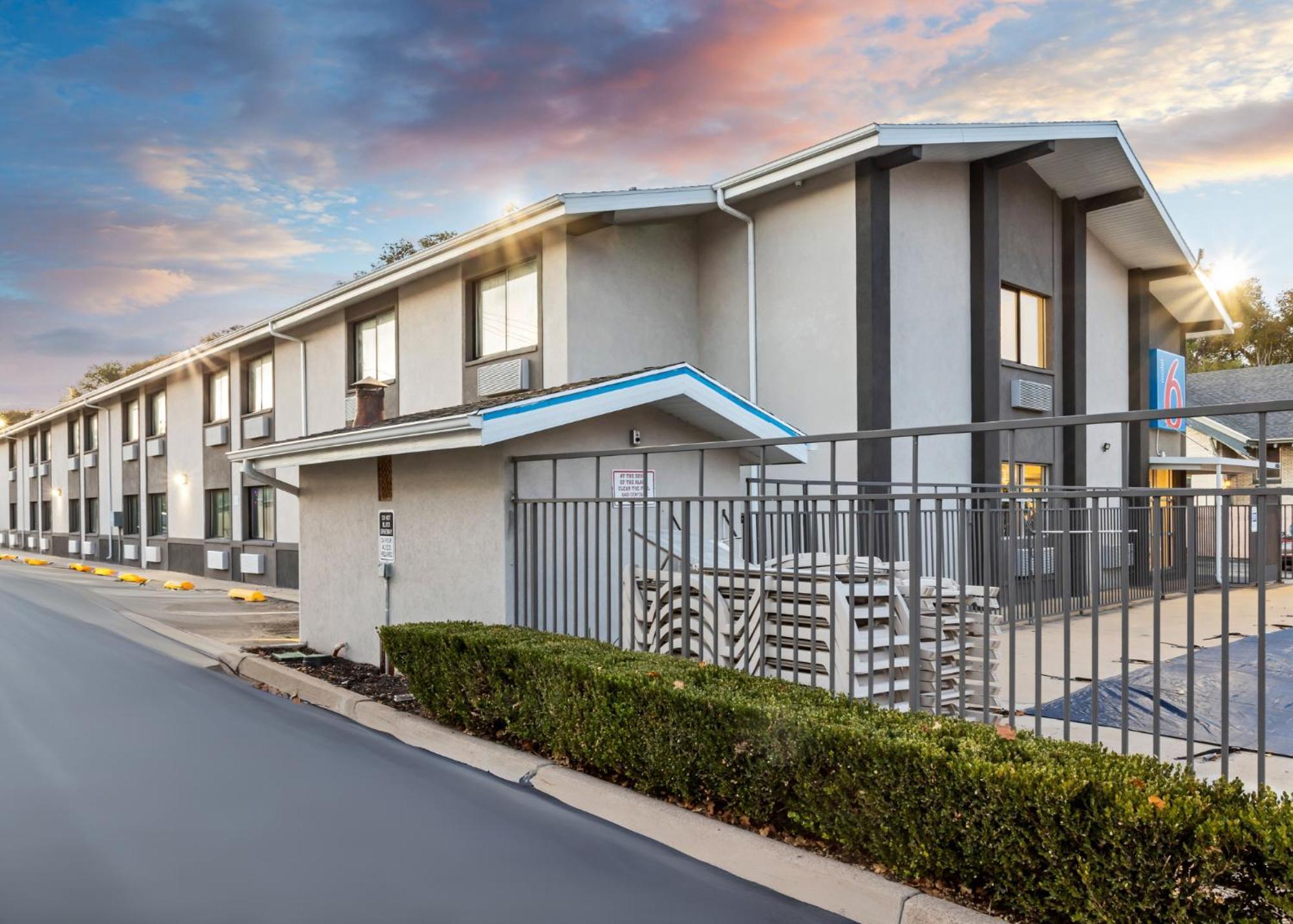 Motel 6 Ogden, Ut- Downtown エクステリア 写真