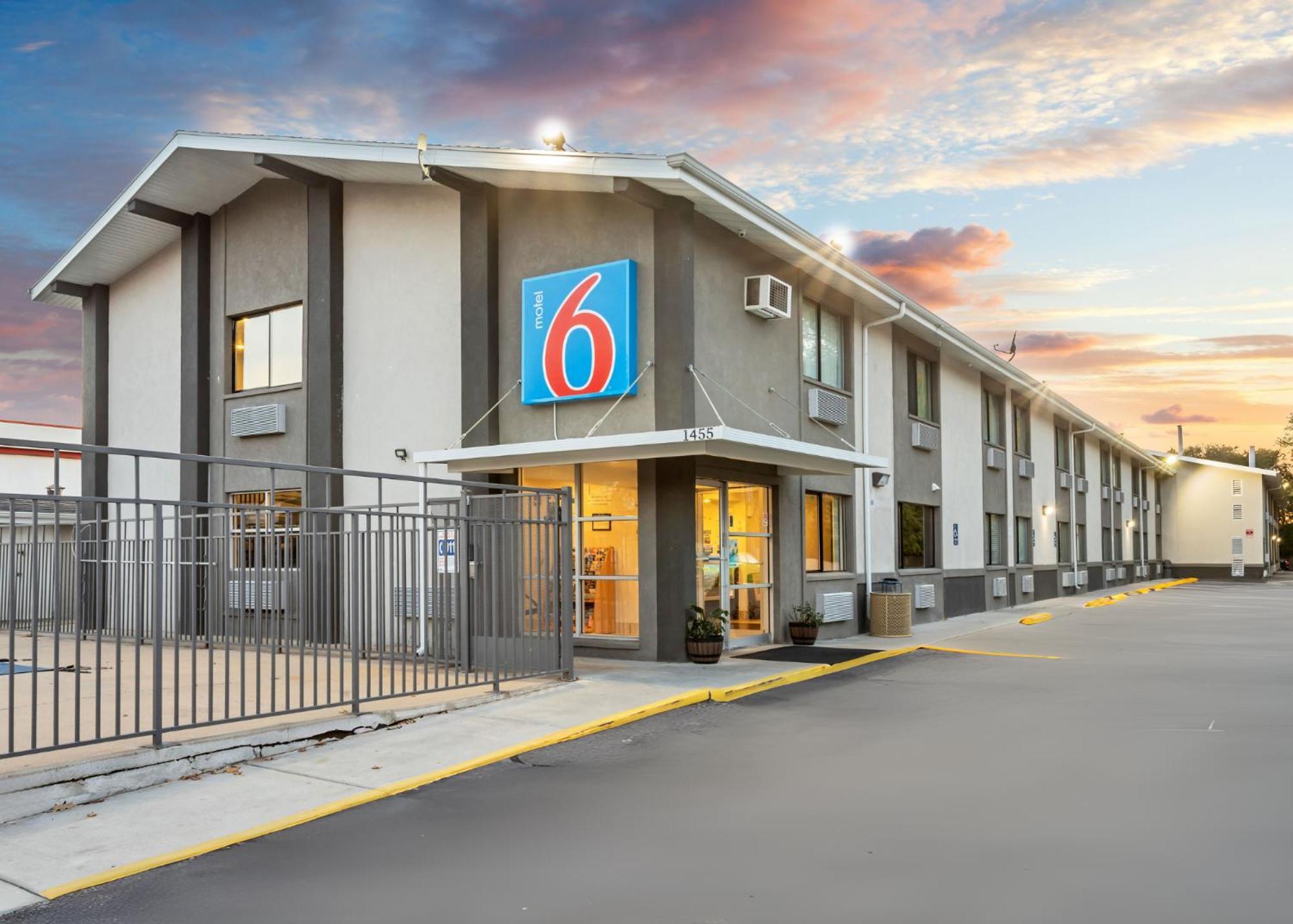 Motel 6 Ogden, Ut- Downtown エクステリア 写真